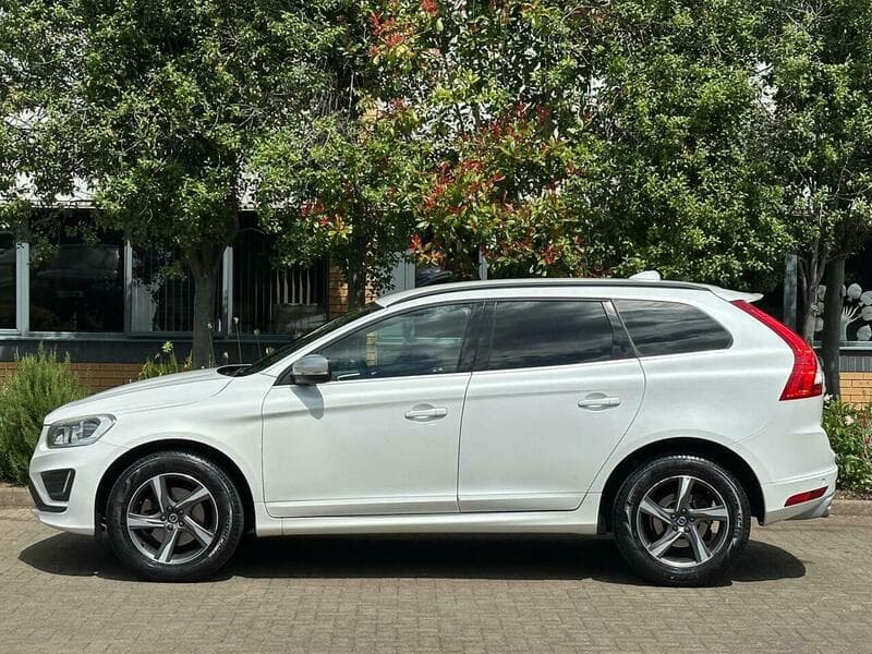 Volvo XC60 thumb 2