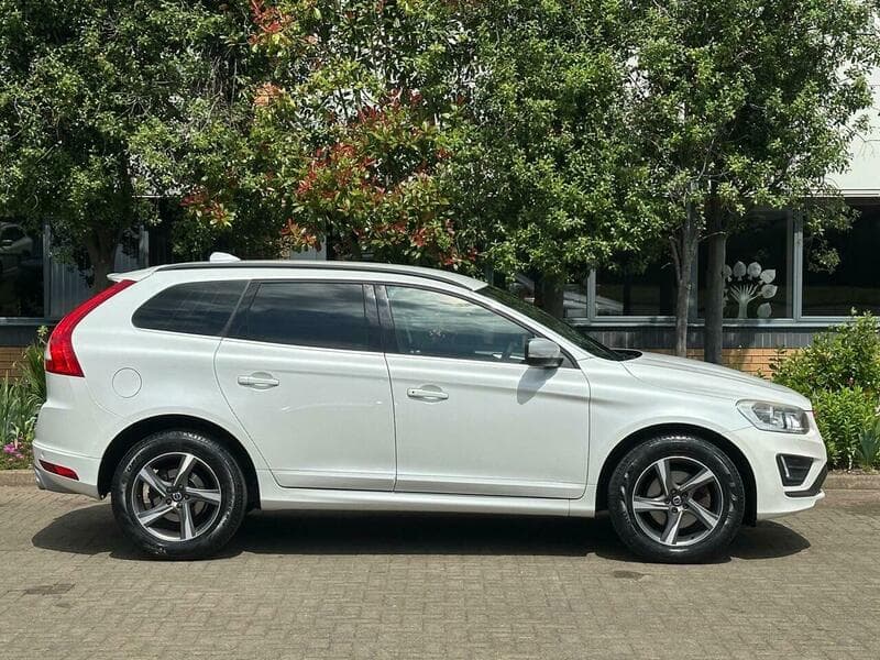 Volvo XC60 thumb 3